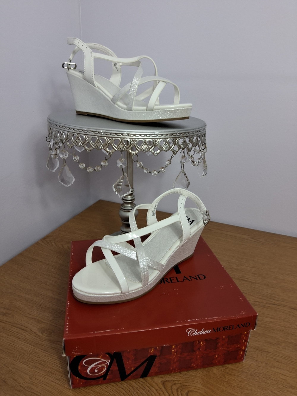 Chelsea Moreland White/Silver Glitter Strappy Wedge Sandals Ankle Buckle Size 3